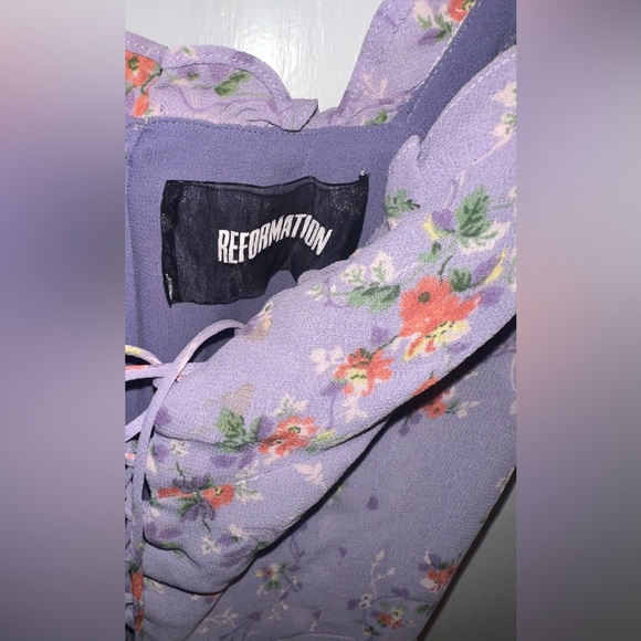 Reformation Naples Dress in Purple Ditsy
Floral size 6 - Picture 4 of 16